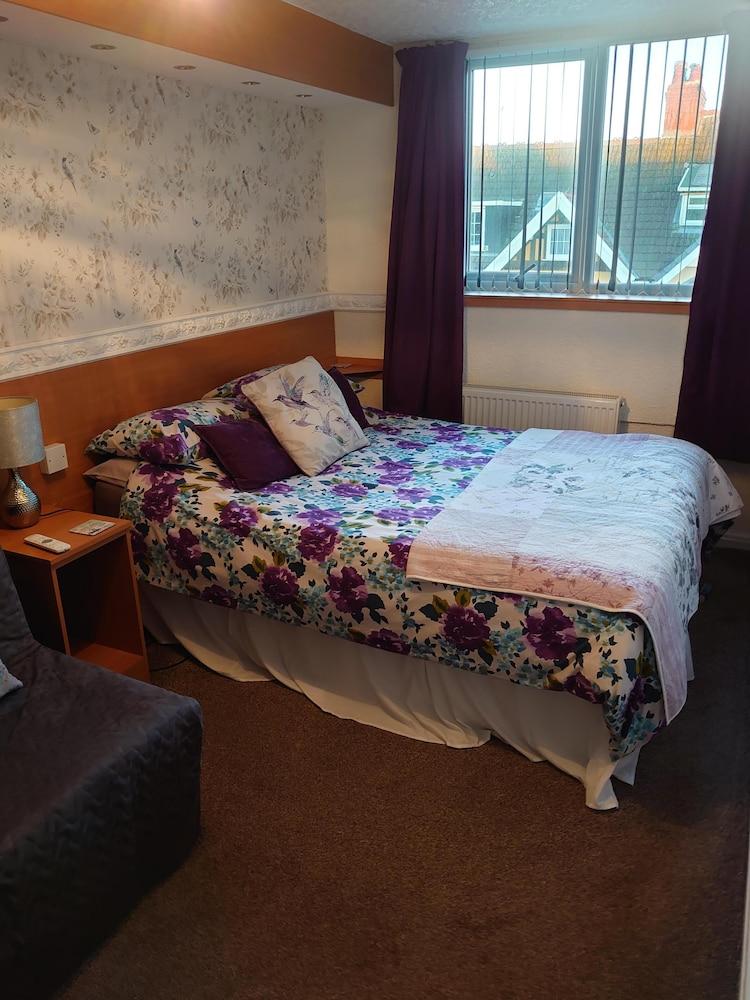 The Golden Sands B&B Blackpool Exterior photo