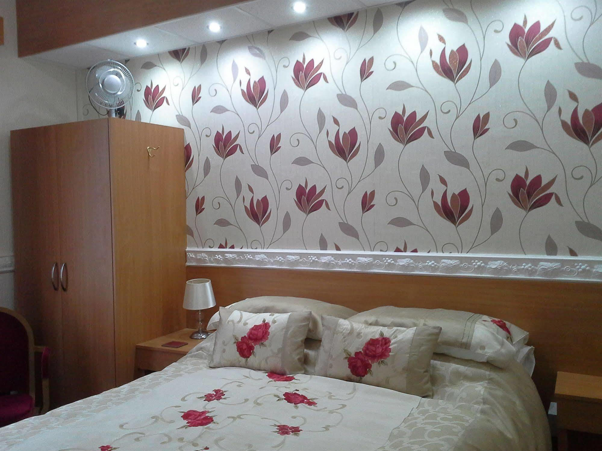 The Golden Sands B&B Blackpool Exterior photo